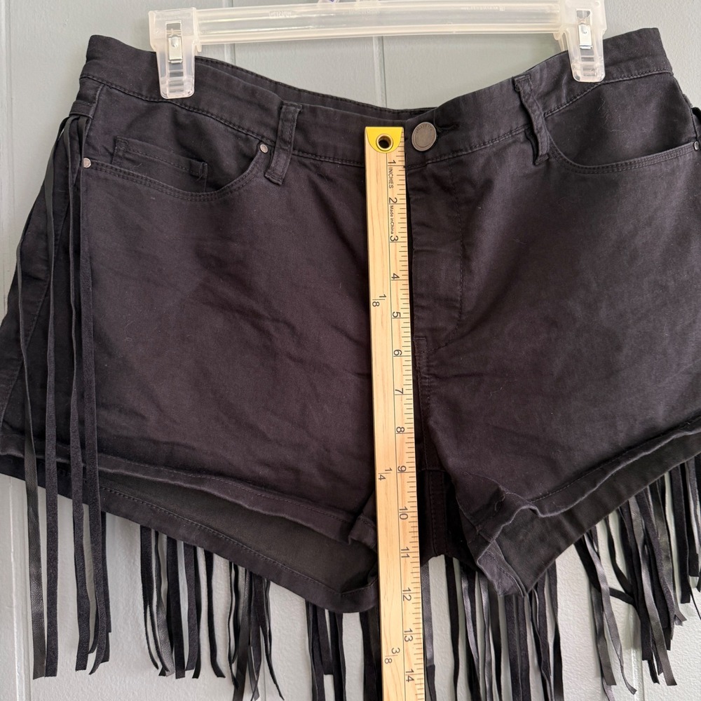 BlankNYC Black Faux Leather Fringe Denim Shorts Mid-Rise Micro Western Size 31 - Picture 4 of 7